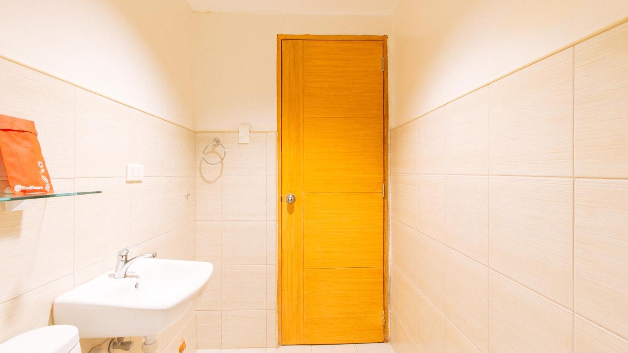 Reddoorz Plus At Alpina Heights Paranaque Paranaque City Luaran gambar
