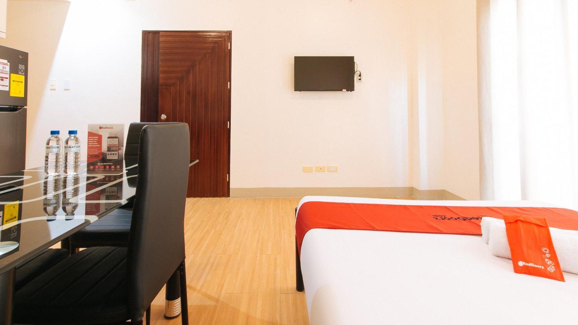 Reddoorz Plus At Alpina Heights Paranaque Paranaque City Luaran gambar