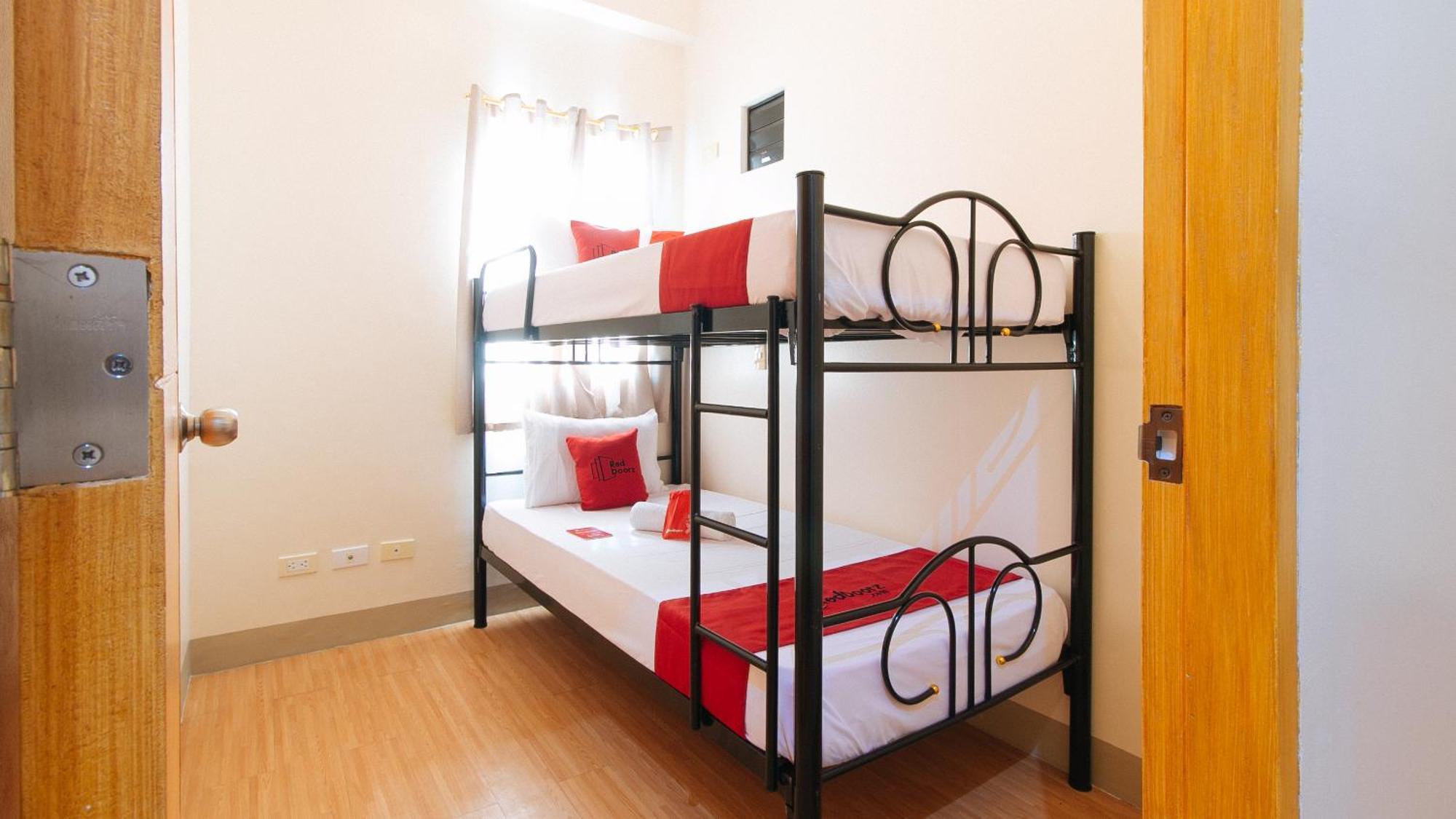Reddoorz Plus At Alpina Heights Paranaque Paranaque City Luaran gambar