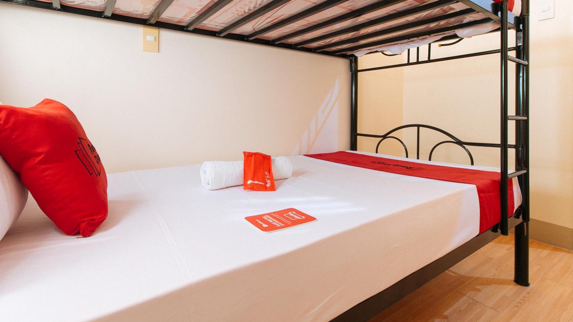 Reddoorz Plus At Alpina Heights Paranaque Paranaque City Luaran gambar