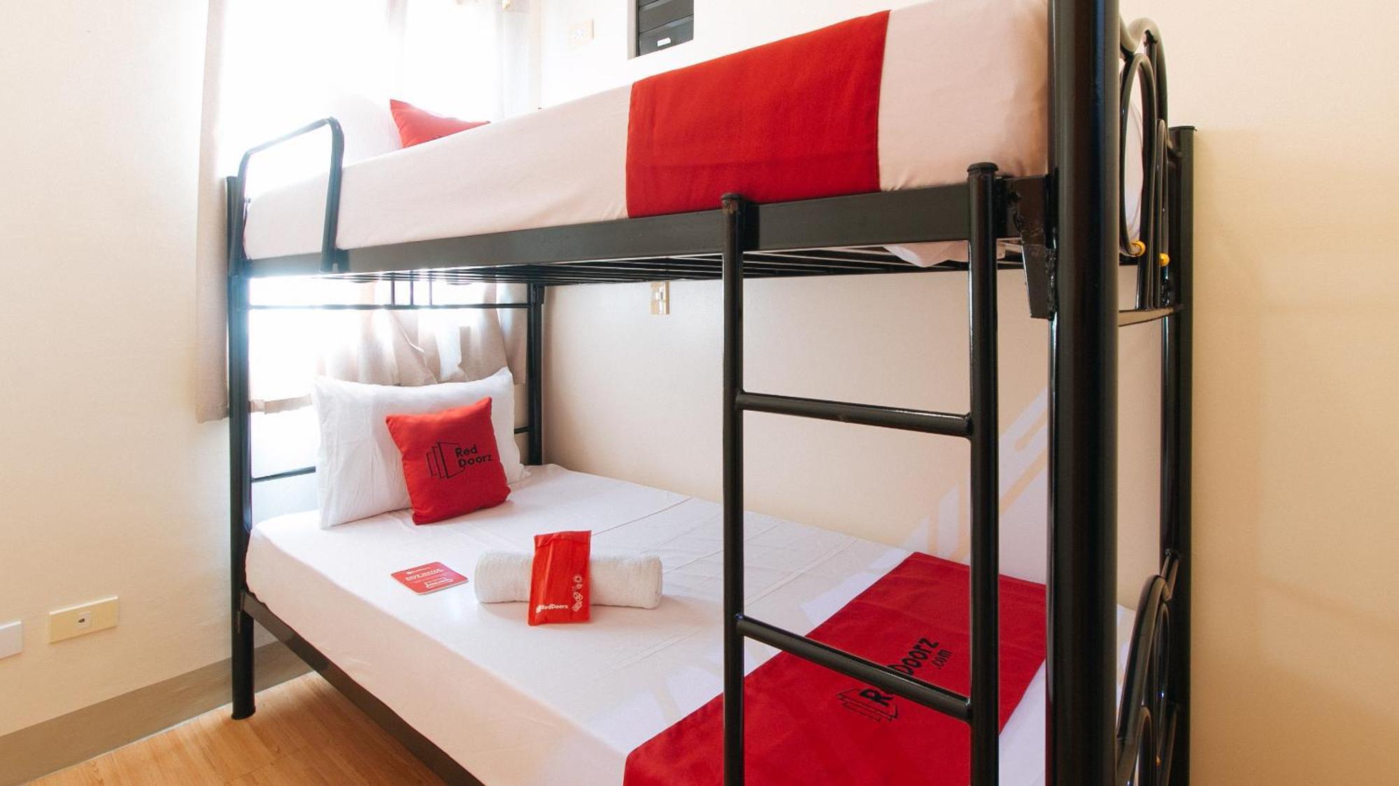 Reddoorz Plus At Alpina Heights Paranaque Paranaque City Luaran gambar