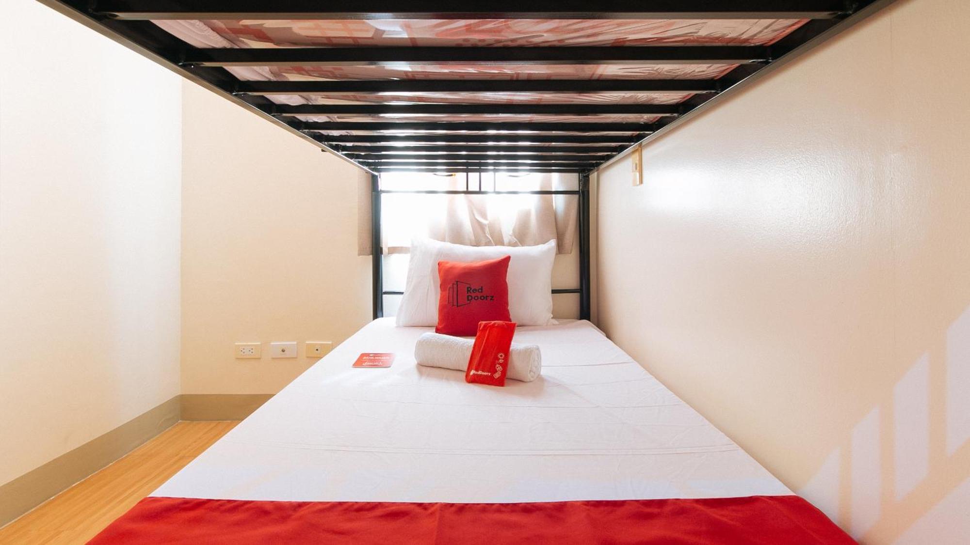Reddoorz Plus At Alpina Heights Paranaque Paranaque City Luaran gambar