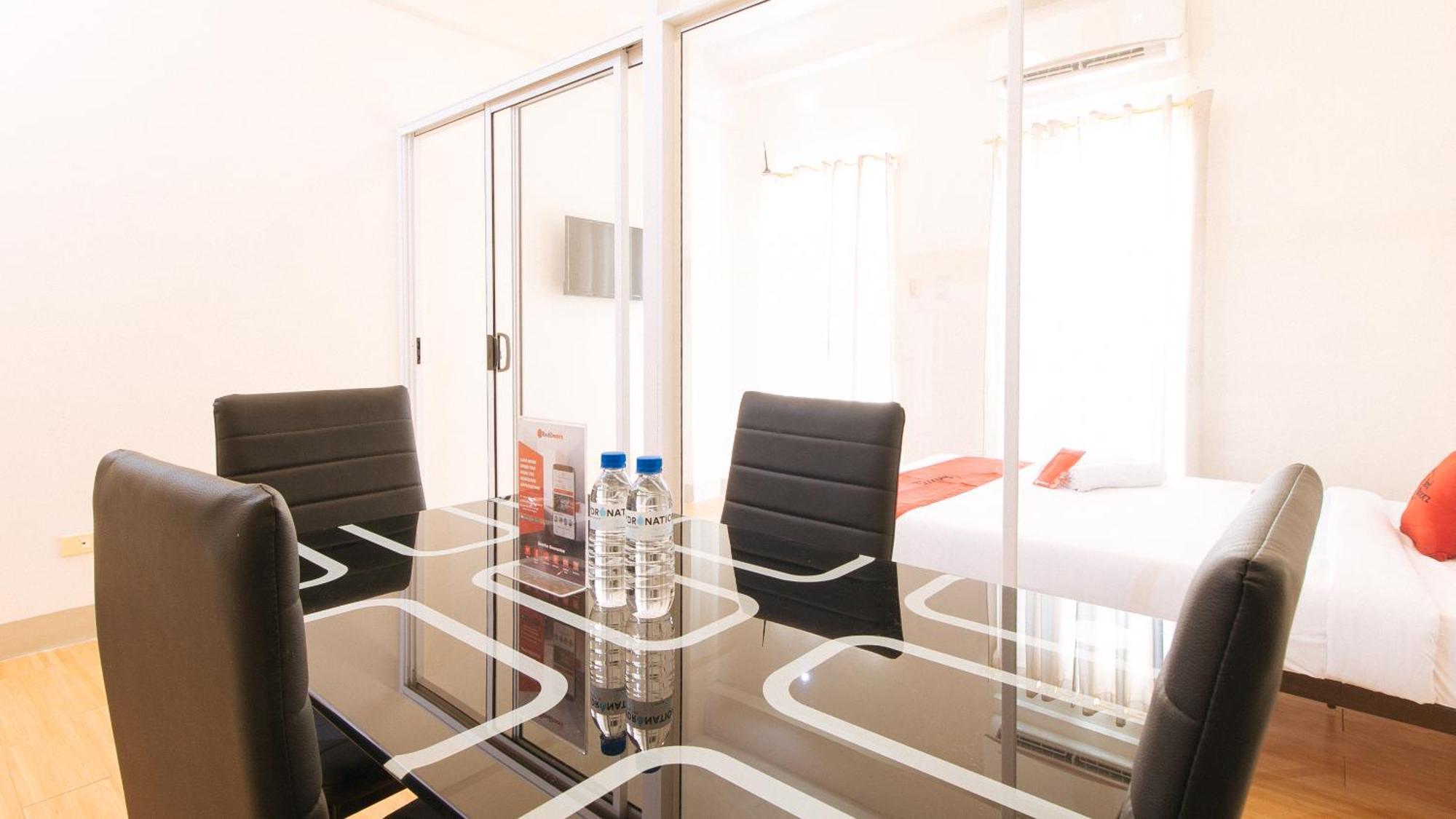 Reddoorz Plus At Alpina Heights Paranaque Paranaque City Luaran gambar