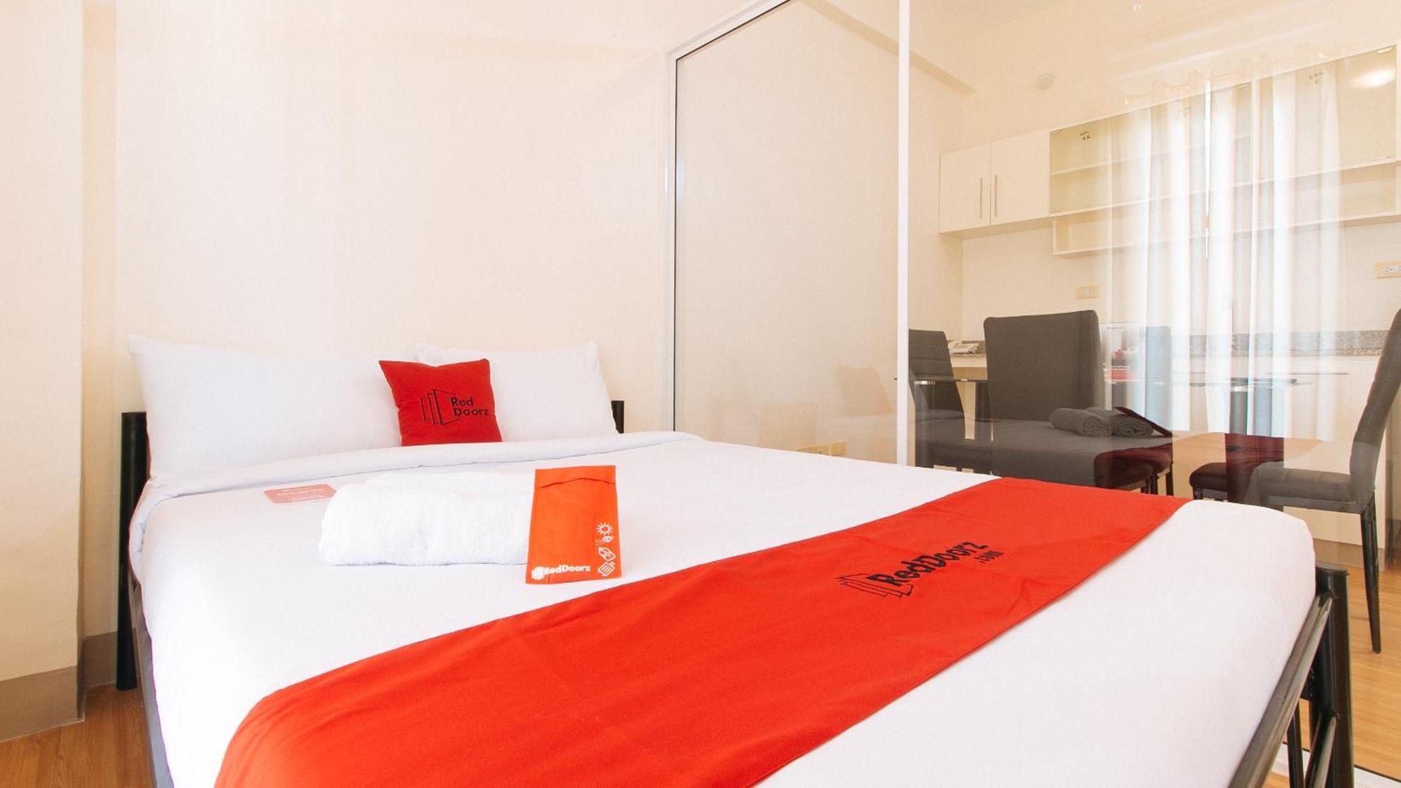 Reddoorz Plus At Alpina Heights Paranaque Paranaque City Luaran gambar
